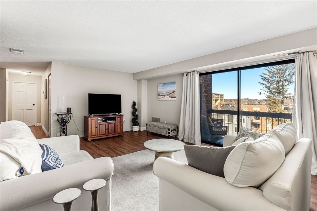 12 Mount Vernon St 44, Melrose, MA 02176