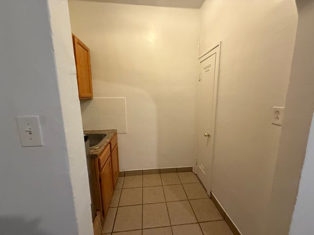 1135 W Lunt Avenue 106, Chicago, IL 60626