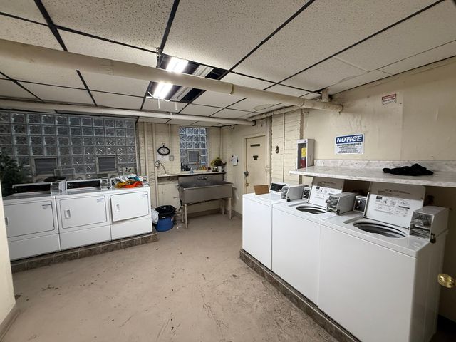 1135 W Lunt Avenue 106, Chicago, IL 60626