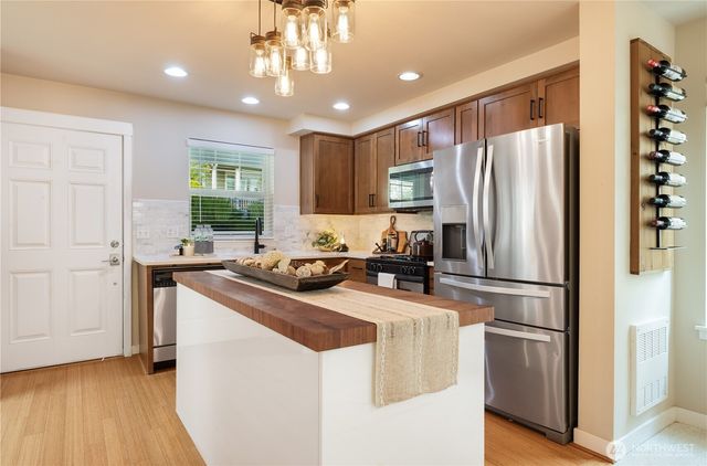 1787 26th Walk NE, Issaquah, WA 98029