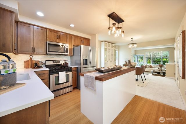 1787 26th Walk NE, Issaquah, WA 98029
