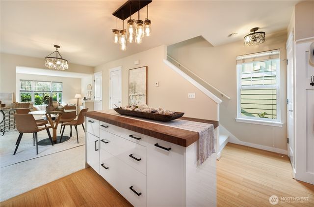 1787 26th Walk NE, Issaquah, WA 98029