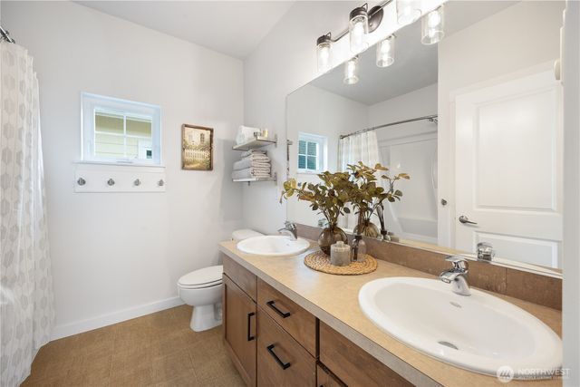 1787 26th Walk NE, Issaquah, WA 98029