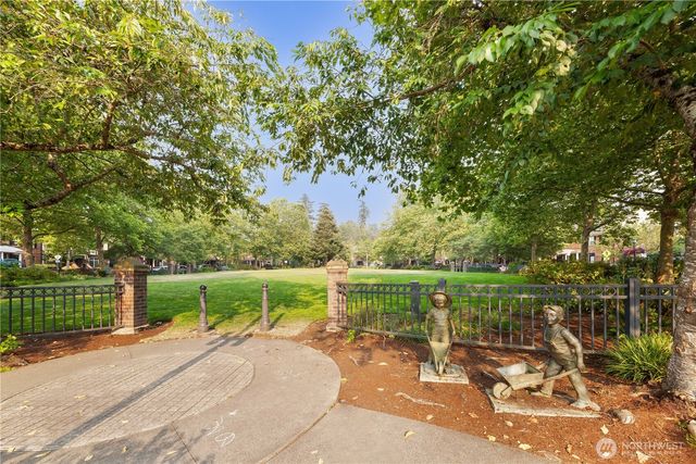 1787 26th Walk NE, Issaquah, WA 98029