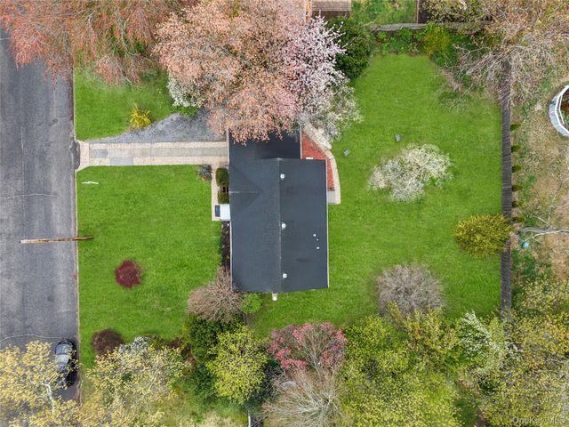 126 Foxdale Lane, Port Jefferson, NY 11777