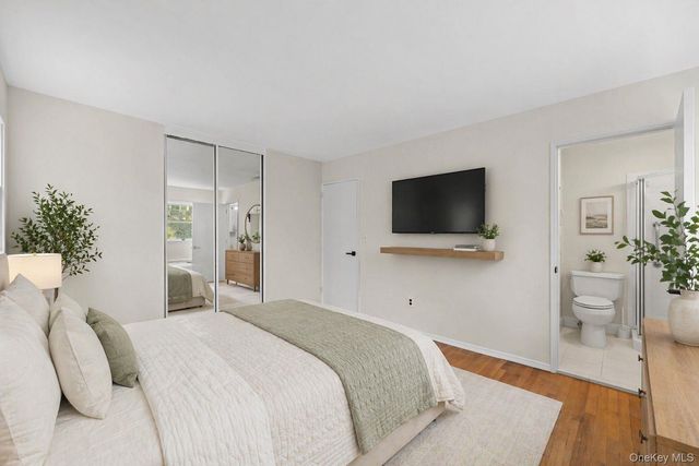 126 Foxdale Lane, Port Jefferson, NY 11777