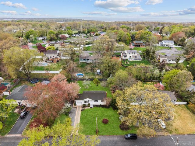 126 Foxdale Lane, Port Jefferson, NY 11777