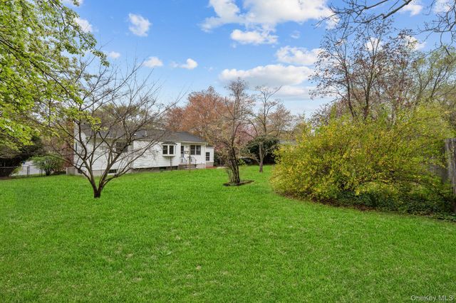 126 Foxdale Lane, Port Jefferson, NY 11777