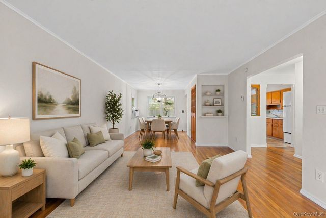 126 Foxdale Lane, Port Jefferson, NY 11777