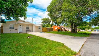 3344 Plaza Pl, Lake Worth, FL 33462