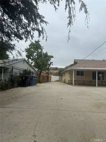 10525 Woldrich St., Sylmar, CA 91342