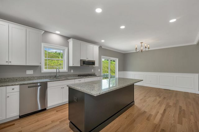 6 Shelburne Lane, Concord, NH 03301
