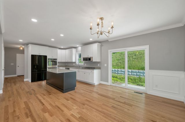 6 Shelburne Lane, Concord, NH 03301