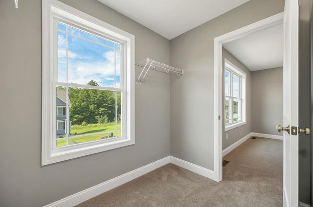 6 Shelburne Lane, Concord, NH 03301