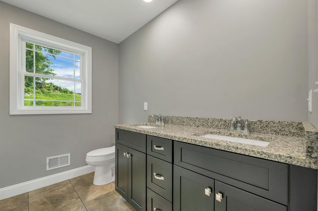 6 Shelburne Lane, Concord, NH 03301