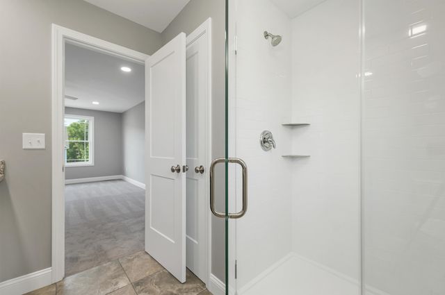 6 Shelburne Lane, Concord, NH 03301
