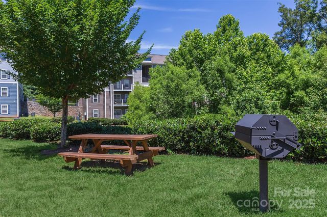 500 Vista Lake Drive 202, Candler, NC 28715