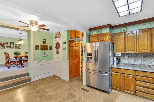 213 Whittier St, Vandergrift, PA 15690