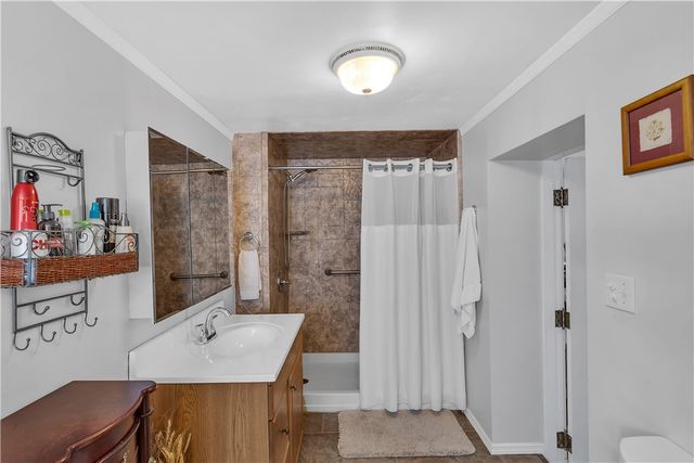 213 Whittier St, Vandergrift, PA 15690