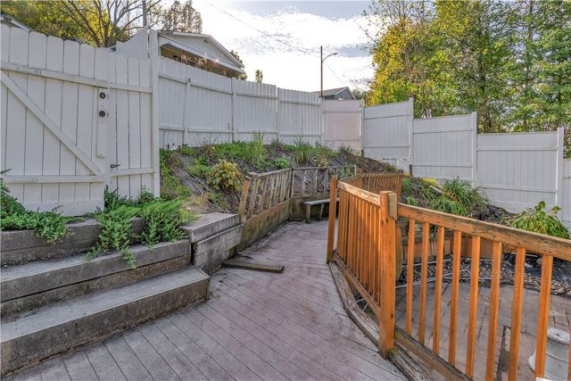 213 Whittier St, Vandergrift, PA 15690