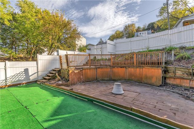 213 Whittier St, Vandergrift, PA 15690