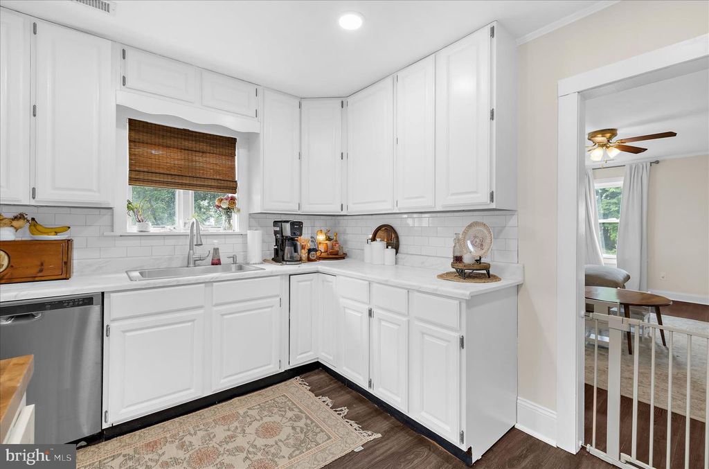 Image 18 of property listing at 11994 CORDOVA RD, Cordova, MD 21625