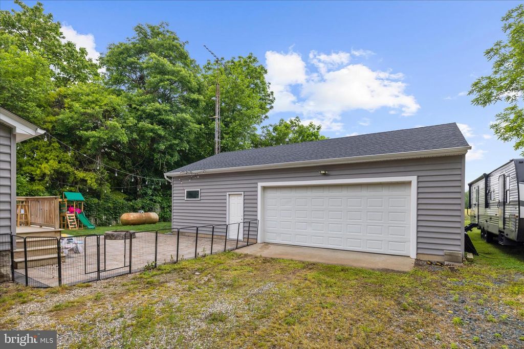 Image 34 of property listing at 11994 CORDOVA RD, Cordova, MD 21625