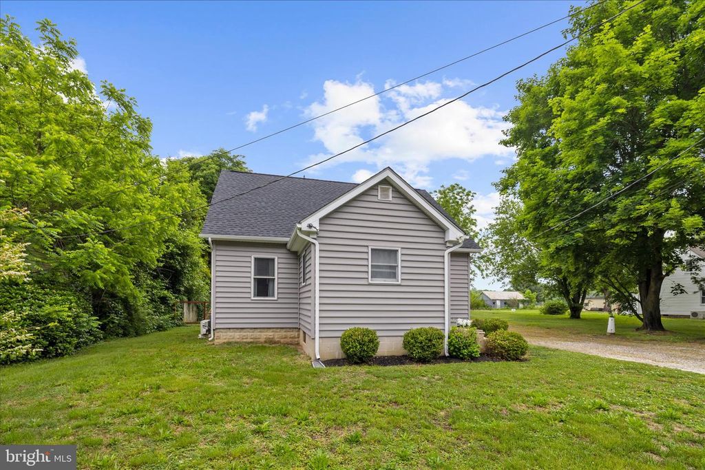 Image 4 of property listing at 11994 CORDOVA RD, Cordova, MD 21625