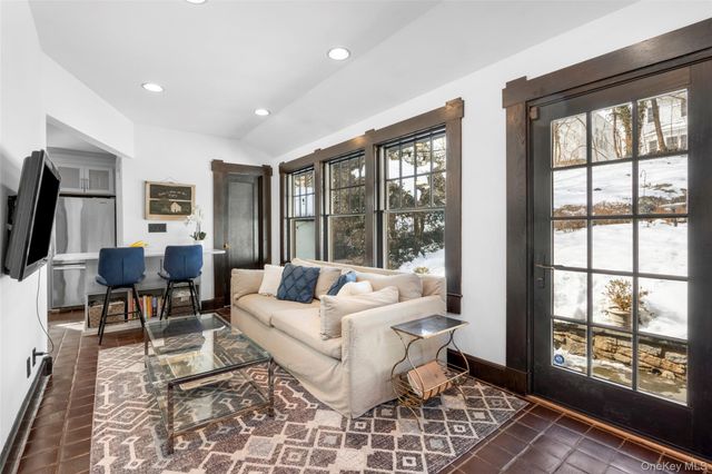 30 Myrtle Boulevard, Larchmont, NY 10538