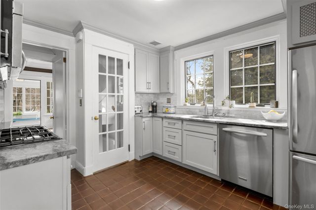 30 Myrtle Boulevard, Larchmont, NY 10538