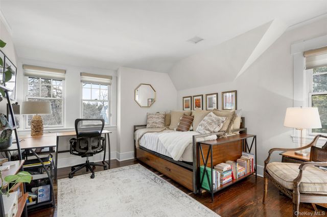 30 Myrtle Boulevard, Larchmont, NY 10538