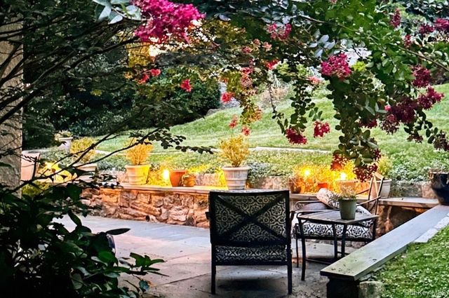 30 Myrtle Boulevard, Larchmont, NY 10538