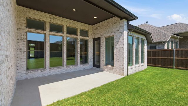 916 River Sky Road, Lavon, TX 75166