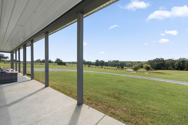 1195 Highway 52, E, Portland, TN 37148