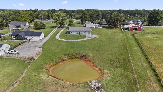 1195 Highway 52, E, Portland, TN 37148