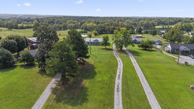 1195 Highway 52, E, Portland, TN 37148