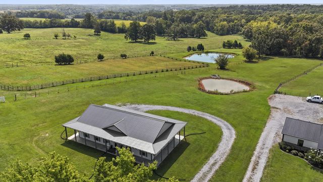 1195 Highway 52, E, Portland, TN 37148