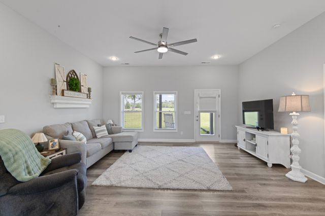 1195 Highway 52, E, Portland, TN 37148