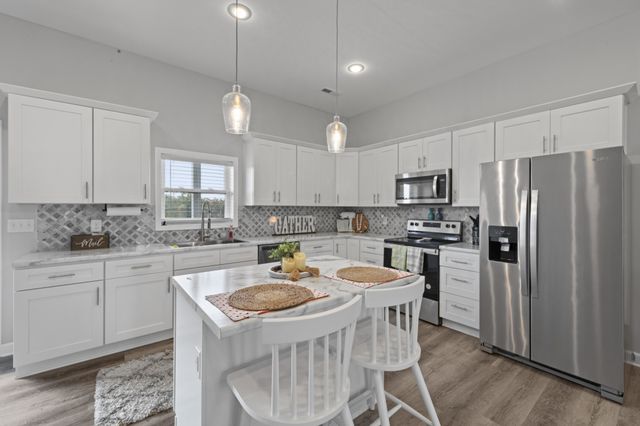 1195 Highway 52, E, Portland, TN 37148