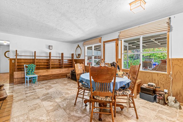 1925 Stratford Avenue, Medford, OR 97504