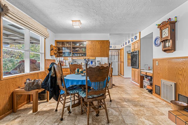 1925 Stratford Avenue, Medford, OR 97504