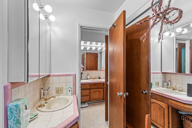 1925 Stratford Avenue, Medford, OR 97504