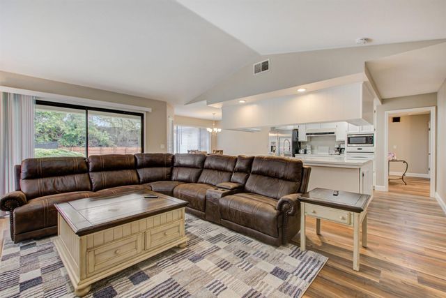 1242 Busselton Way, El Dorado Hills, CA 95762