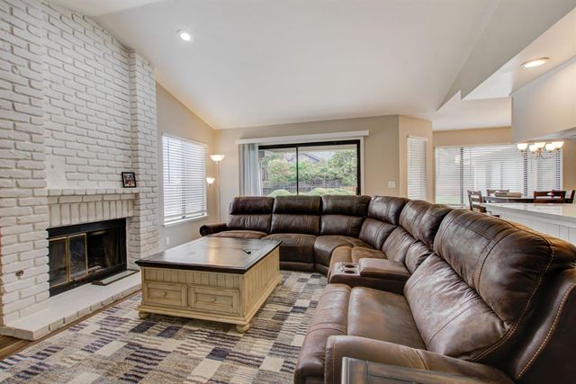 1242 Busselton Way, El Dorado Hills, CA 95762