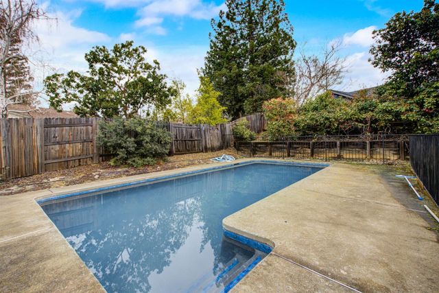 1242 Busselton Way, El Dorado Hills, CA 95762