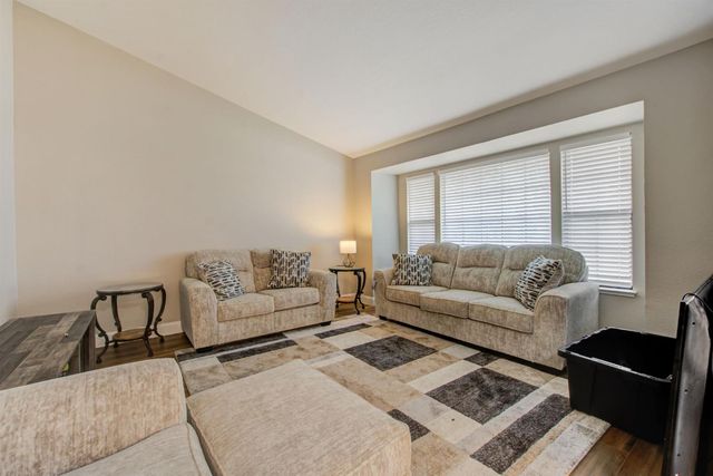 1242 Busselton Way, El Dorado Hills, CA 95762