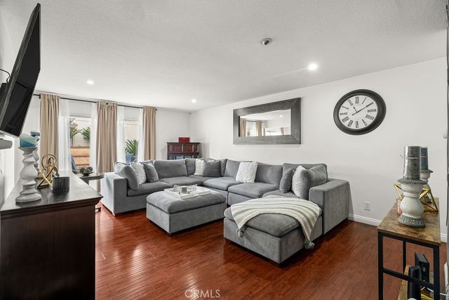 807 E Laurel Oak 46, Azusa, CA 91702