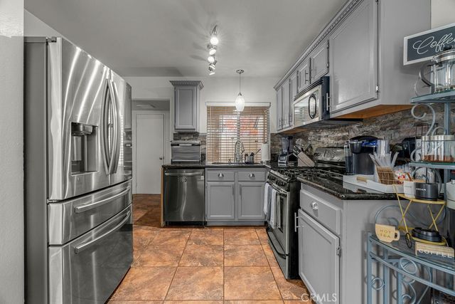 807 E Laurel Oak 46, Azusa, CA 91702