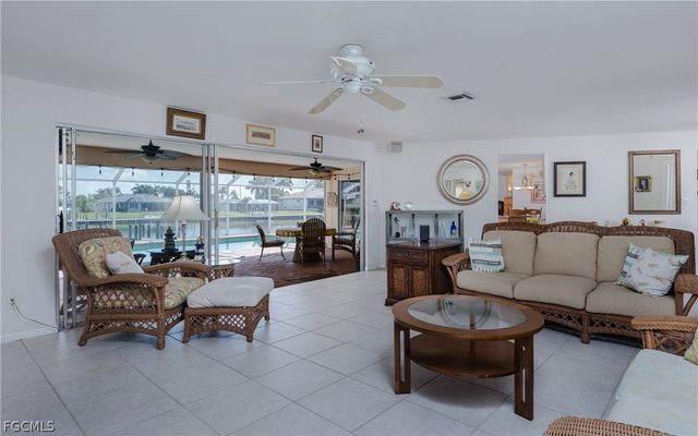 5319 Malibu CT, Cape Coral, FL 33904