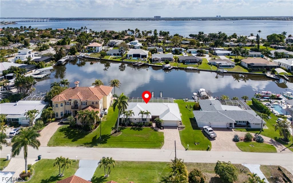 5319 Malibu CT, Cape Coral, FL 33904
